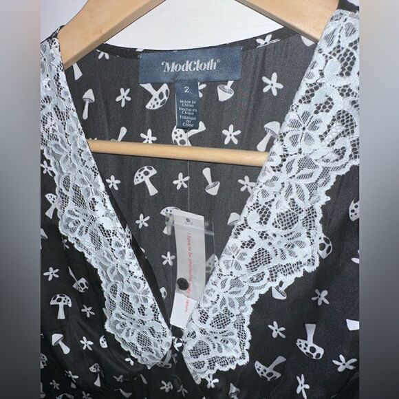 NWTs ModCloth Vintage Inspired Mushroom Black and White Lace Trim Dress - Picture 5 of 8